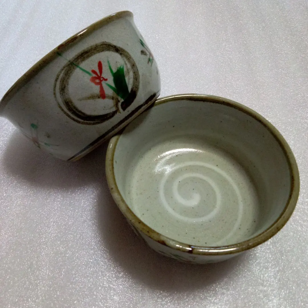 Thumbnail of Set of 2 spiral-patterned bowls