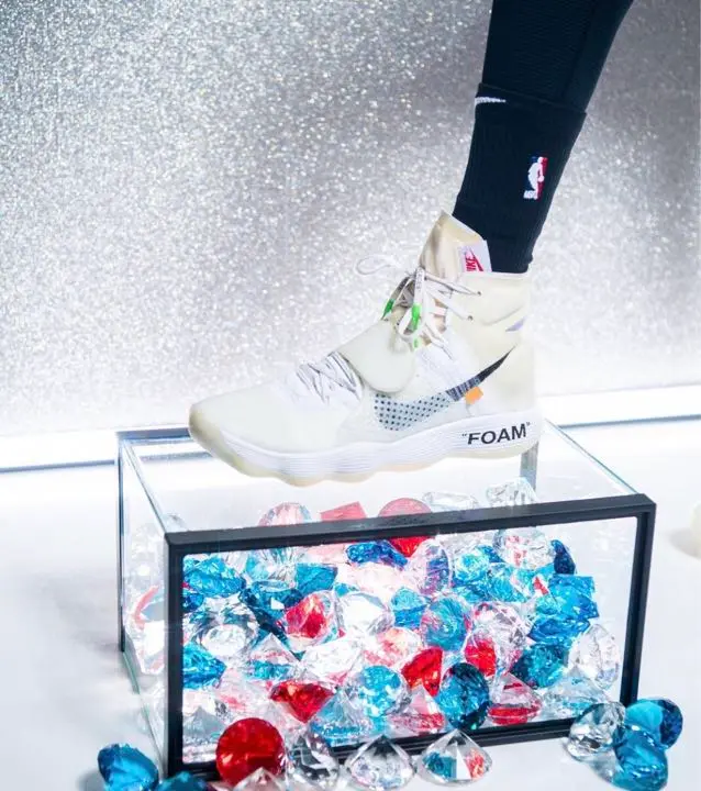 2025年最新】OFF-WHITE カラー：ホワイト系 スニーカーの人気