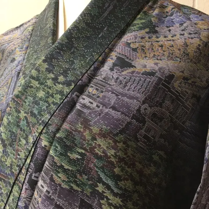 Thumbnail of 【Ki5-8】◆Unworn◆Silk◆Oshima Tsumugi Kimono◆Building Pattern◆Green Ground