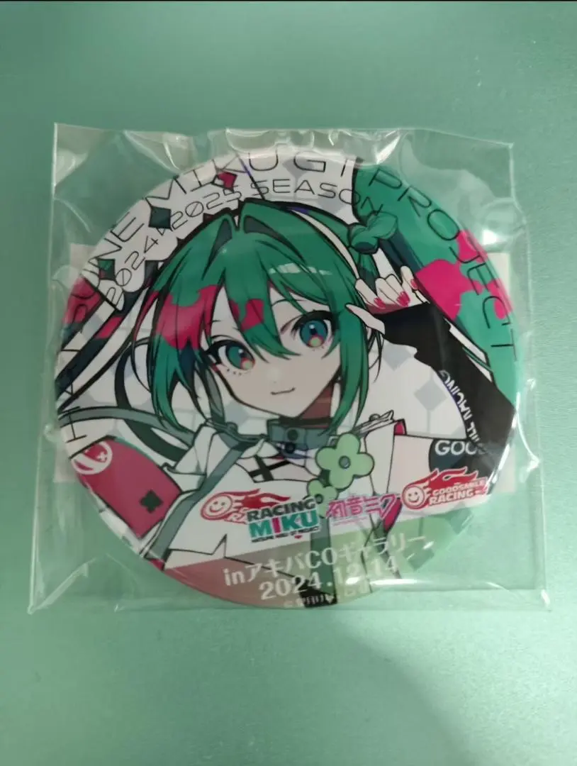 初音ミク レーシングミク2024 お披露目 缶バッジ レーシングミク 2024 Summer Holiday Ver. BIG缶バッジ| アニメ