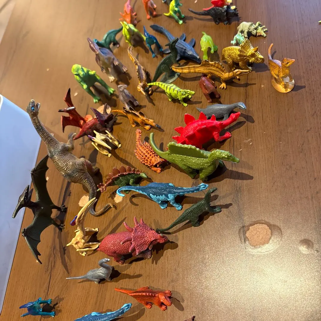 Thumbnail of Dinosaur figure set (large quantity)