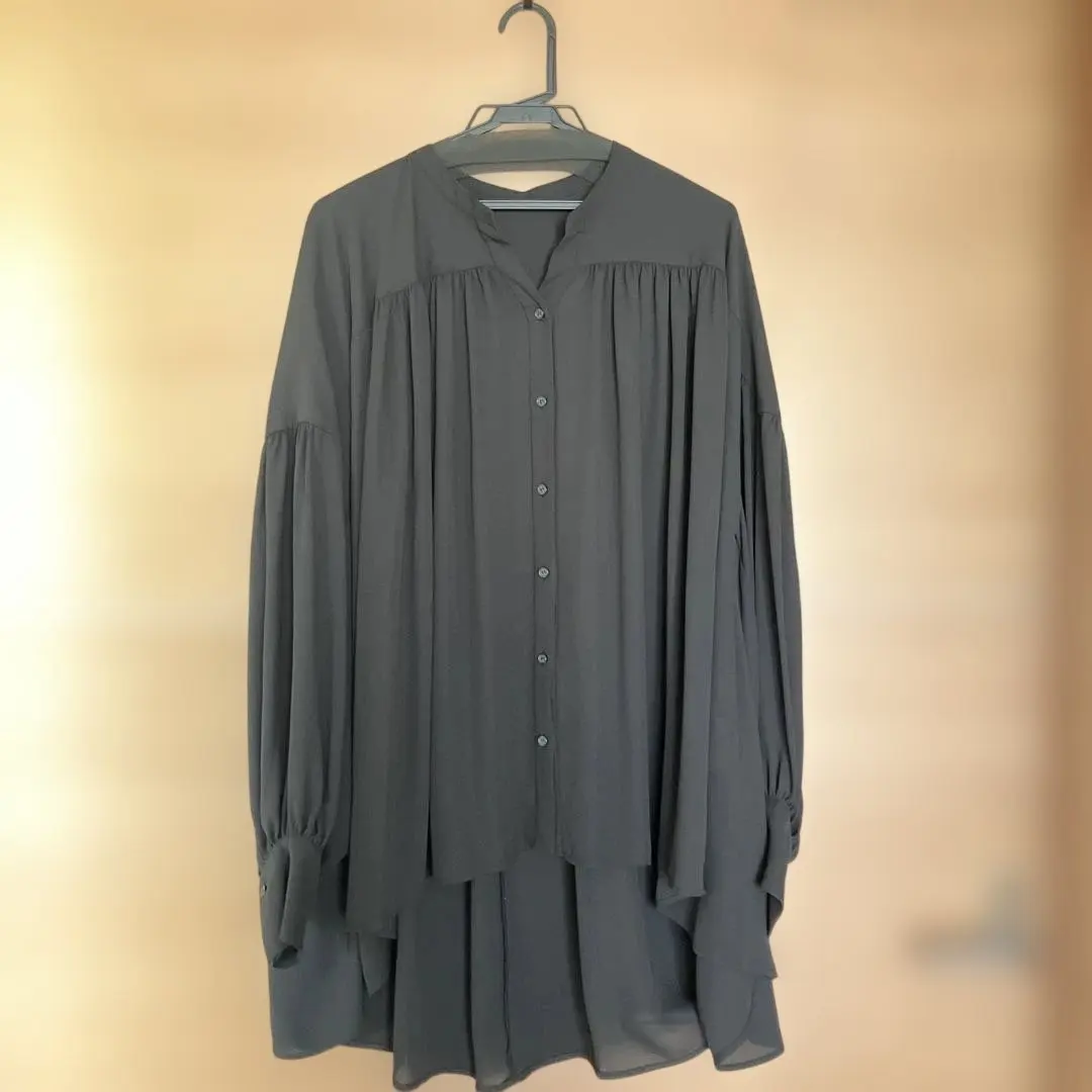 Thumbnail of LUGIVA Black Long-Sleeved Back Pleat Tunic