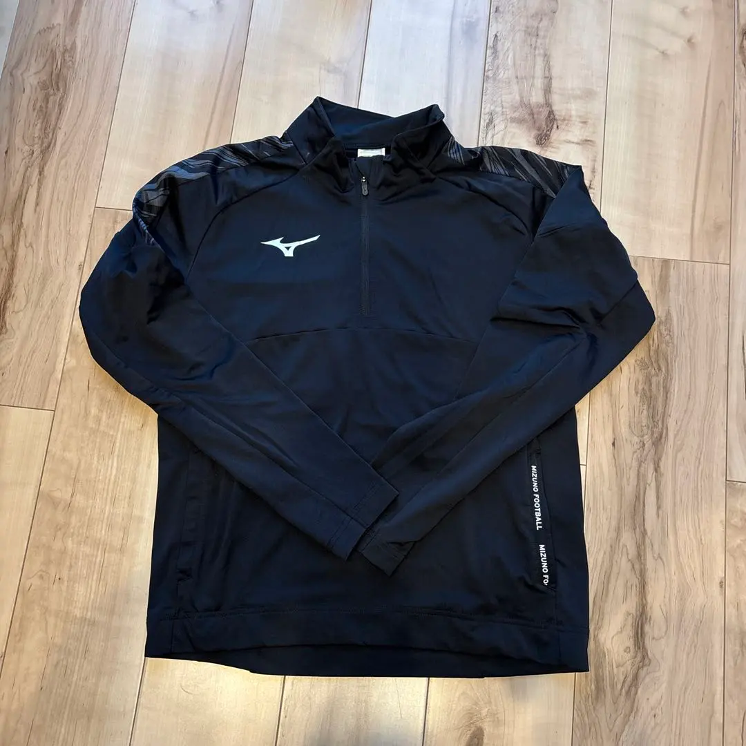 Thumbnail of Mizuno training wear, 150cm