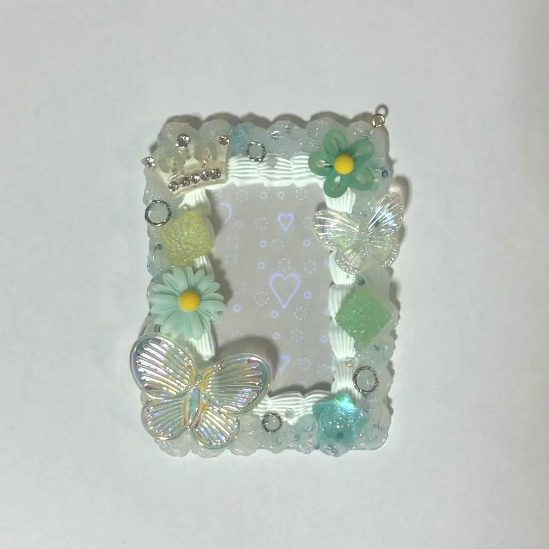 Thumbnail of Trading card case with whipped cream decoration