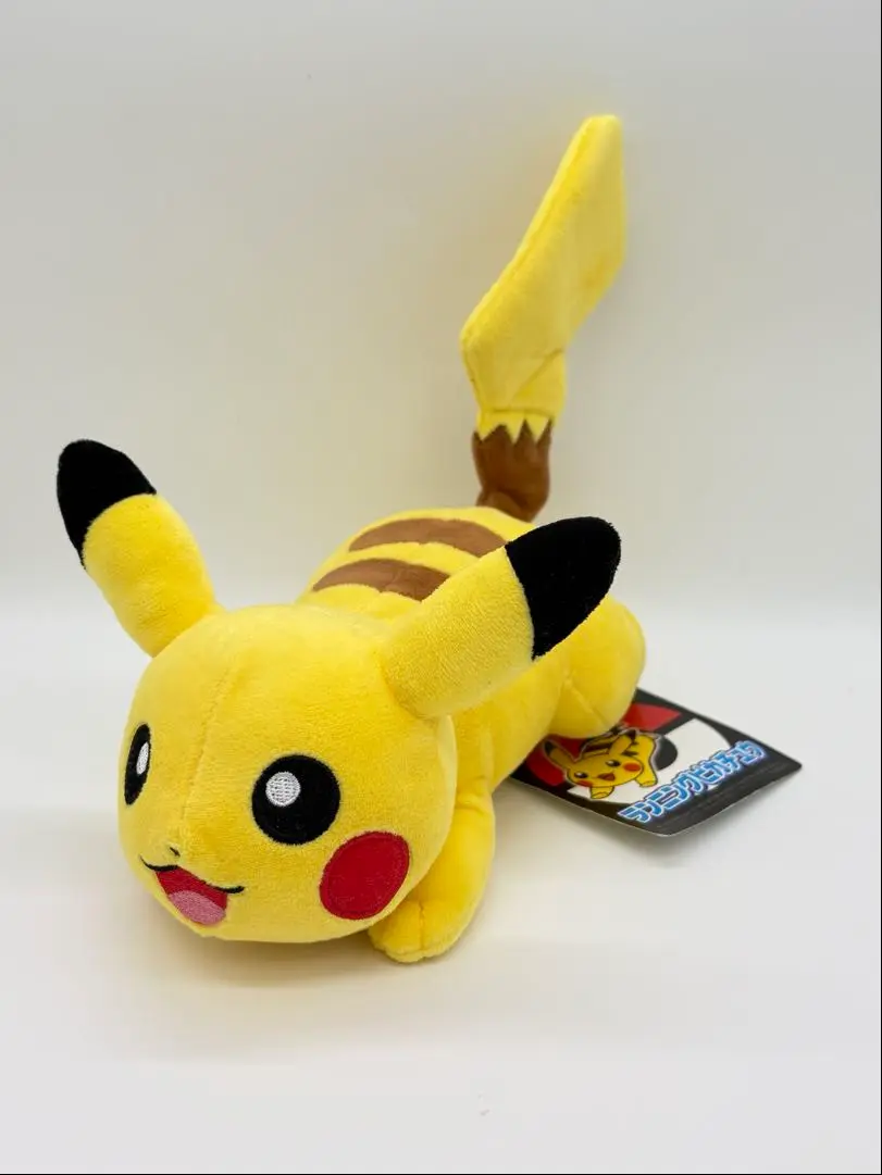 【美品】ピカチュウ　ポケモン　ぬいぐるみ　ランニングピカチュウ　ポケモンセンター Amazon.co.jp: ポケモンセンターオリジナル ぬいぐるみ