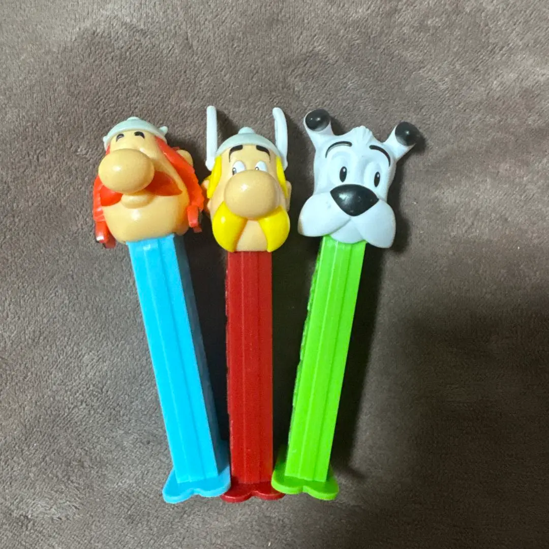 バラ売り可能・アステリックス・珍しいミニブック ★ フランス語・人形 バラ売り可能・アステリックス・珍しいミニブック ☆ フランス語