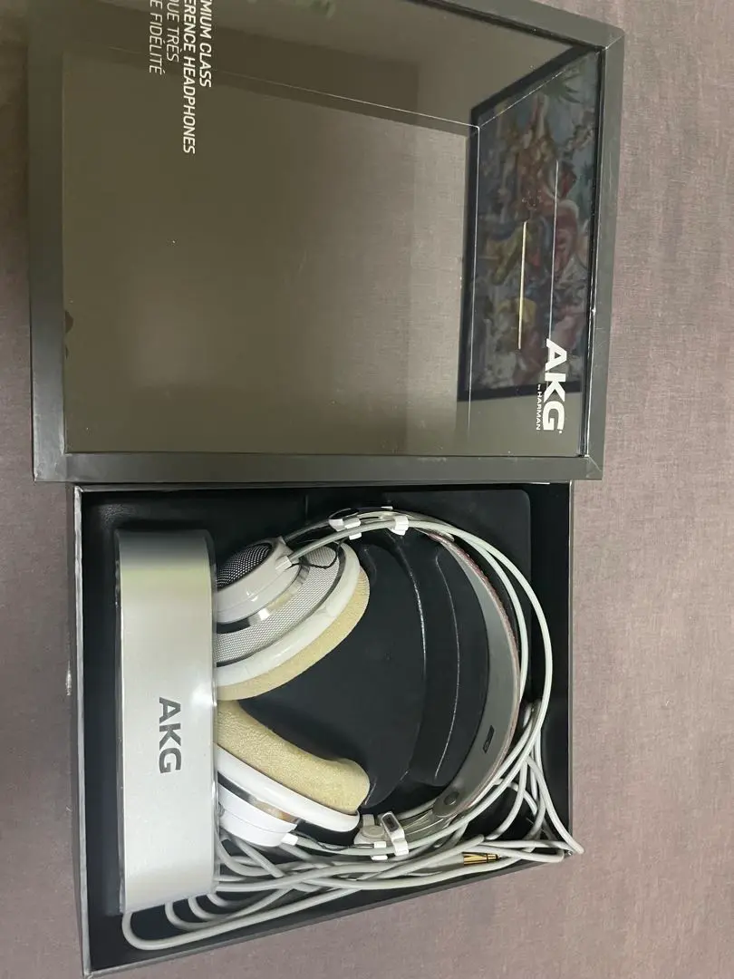【新品未開封】AKG K701 開放型ヘッドホン Amazon.co.jp: AKG オープン型ヘッドフォン K701【国内正規品