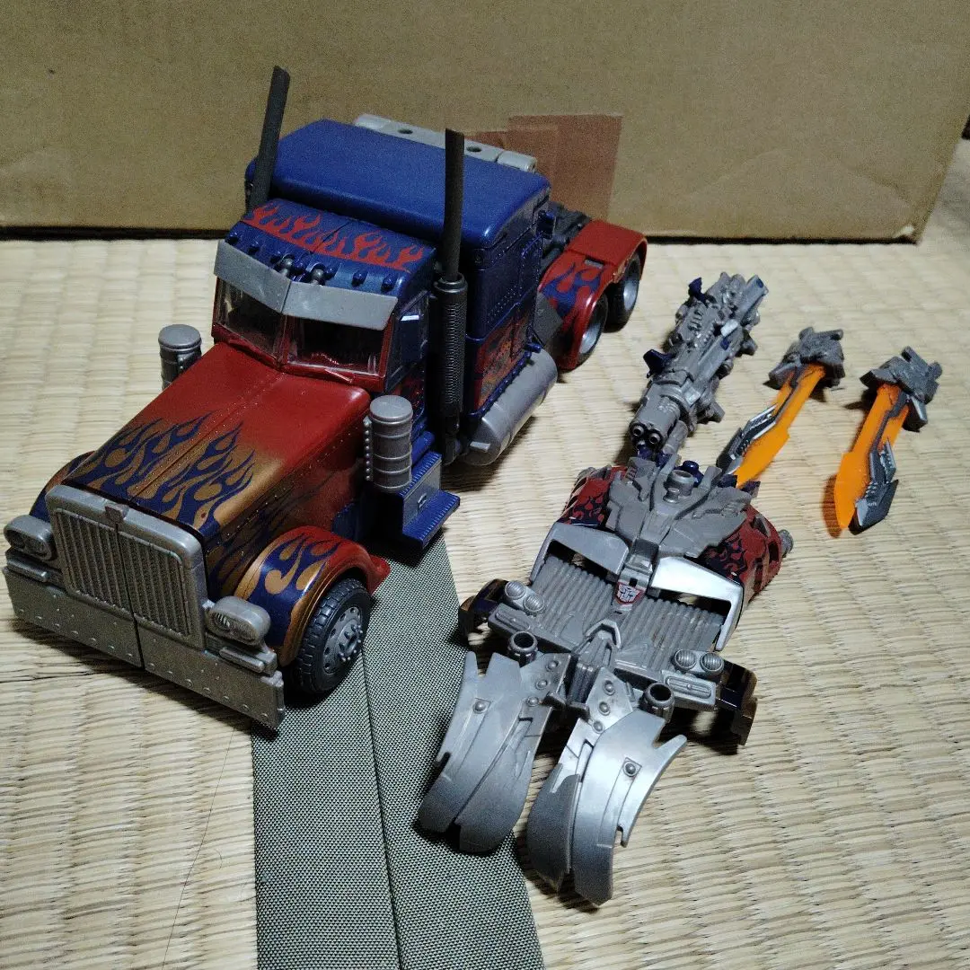 2025年最新】トランスフォーマー ストライカー オプティマスの