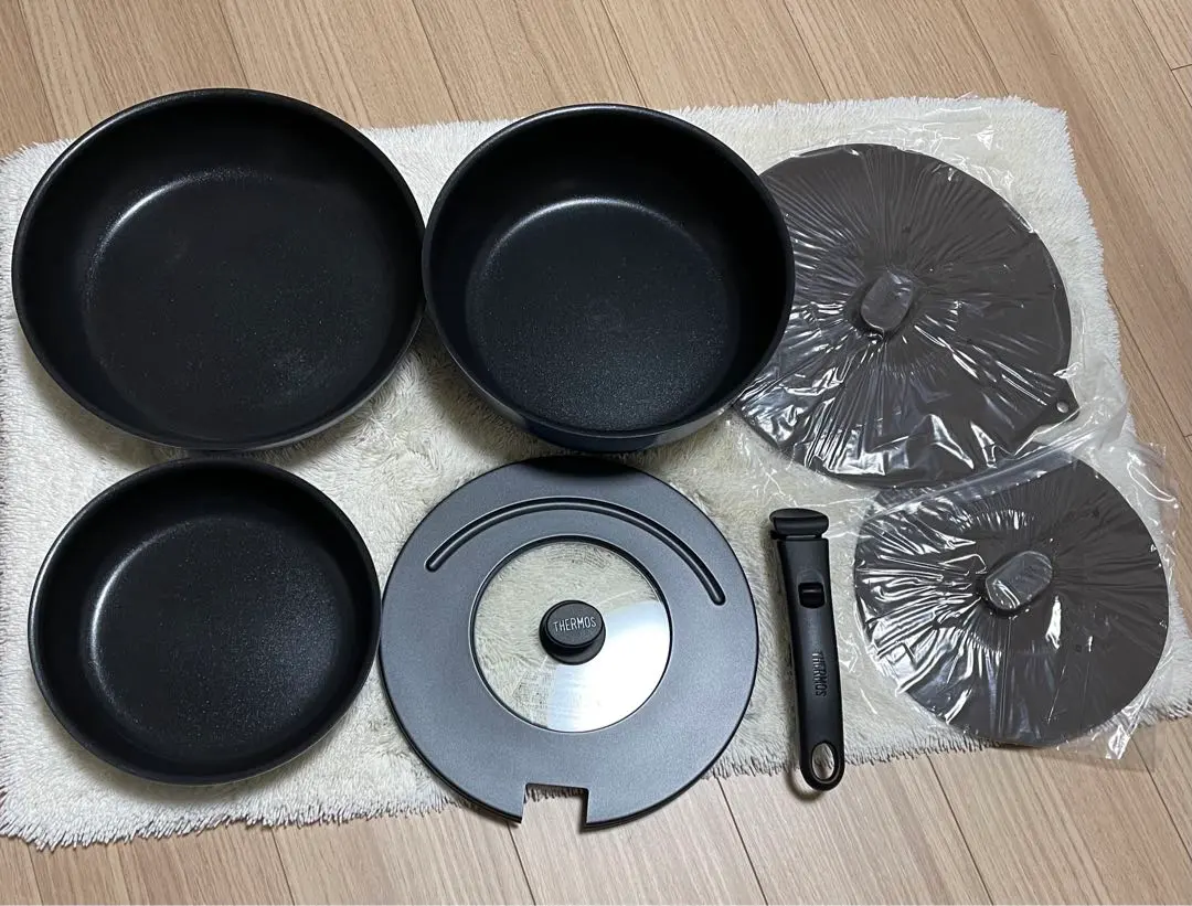 Thumbnail of [Unused] THERMOS Pot Lid Silicone Lid Handle for Gas Stovetop 7-Piece Set