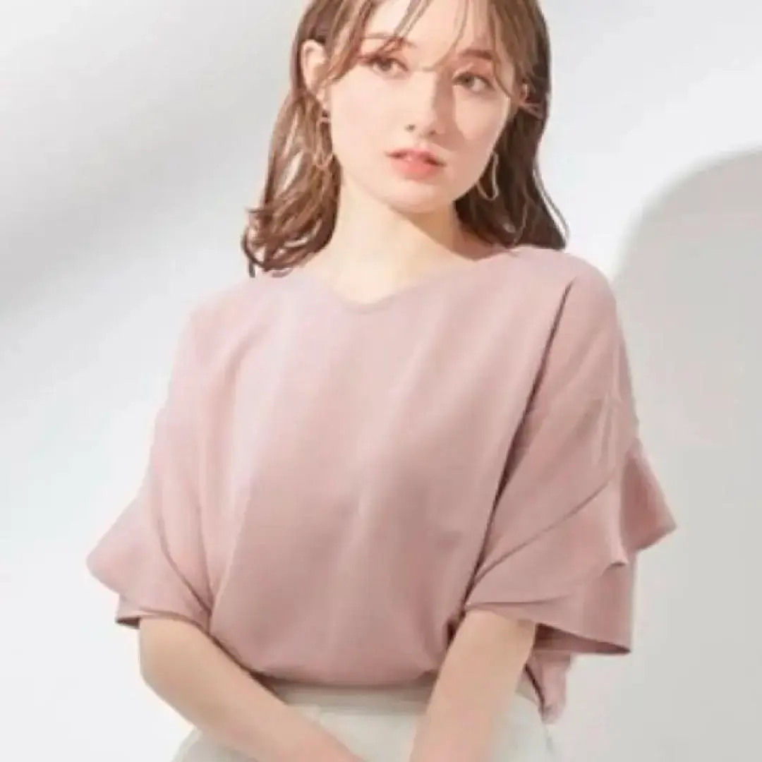 Thumbnail of Slenderizing blouses, T-shirts, autumn clothes, tops, Uniqlo, GRL, cute, plus size