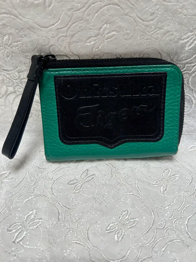 タイガーロゴ刺繍入りレザー小銭入れ 財布 ブラック タイガーロゴ刺繍入りレザー小銭入れ 財布 ブラック