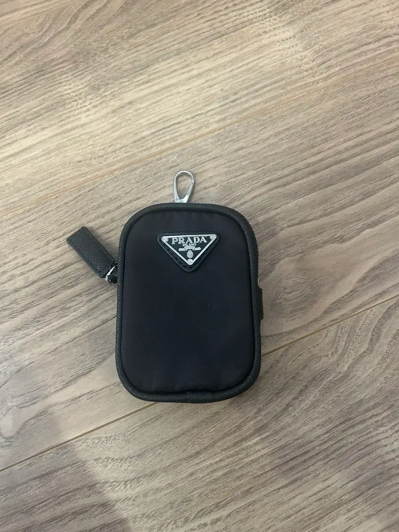 【プラダ】 PRADA ポーチ こいぬのマリリン 1M1214 プラダ】 PRADA ポーチ こいぬのマリリン 1M1214 - メルカリ