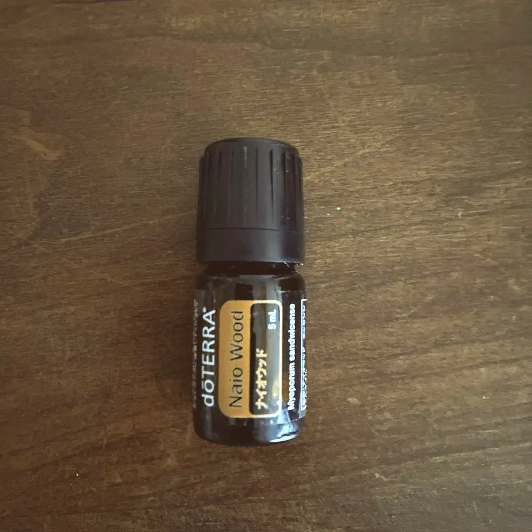 【新品未使用】ハワイアンサンダルウッド　ドテラ　5ml ドテラ】貴重新品未開封 ハワイアン サンダルウッド 5ml