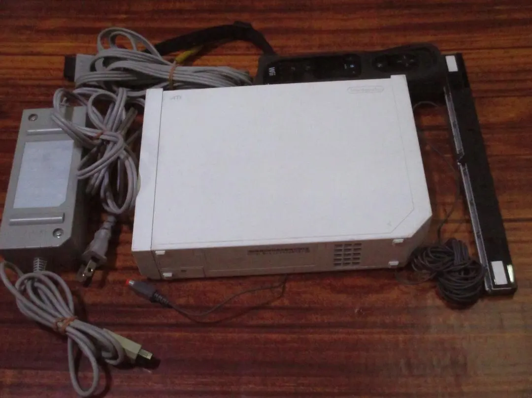 Thumbnail of Wii console set - junk