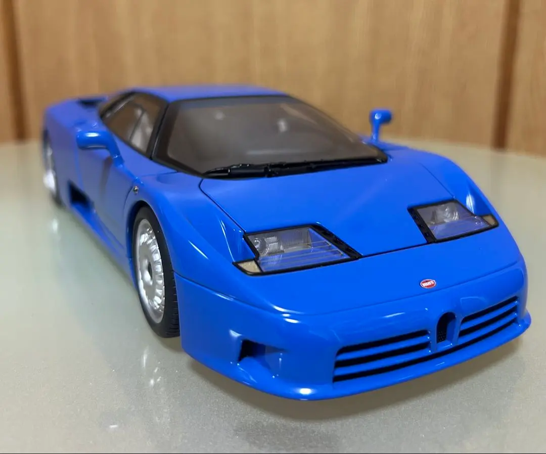 価格変更 1/18 オートアート ブガッティ ヴェイロン限定品　未展示品 Amazon | AUTOart 1/18 ブガッティヴェイロン スーパースポーツ