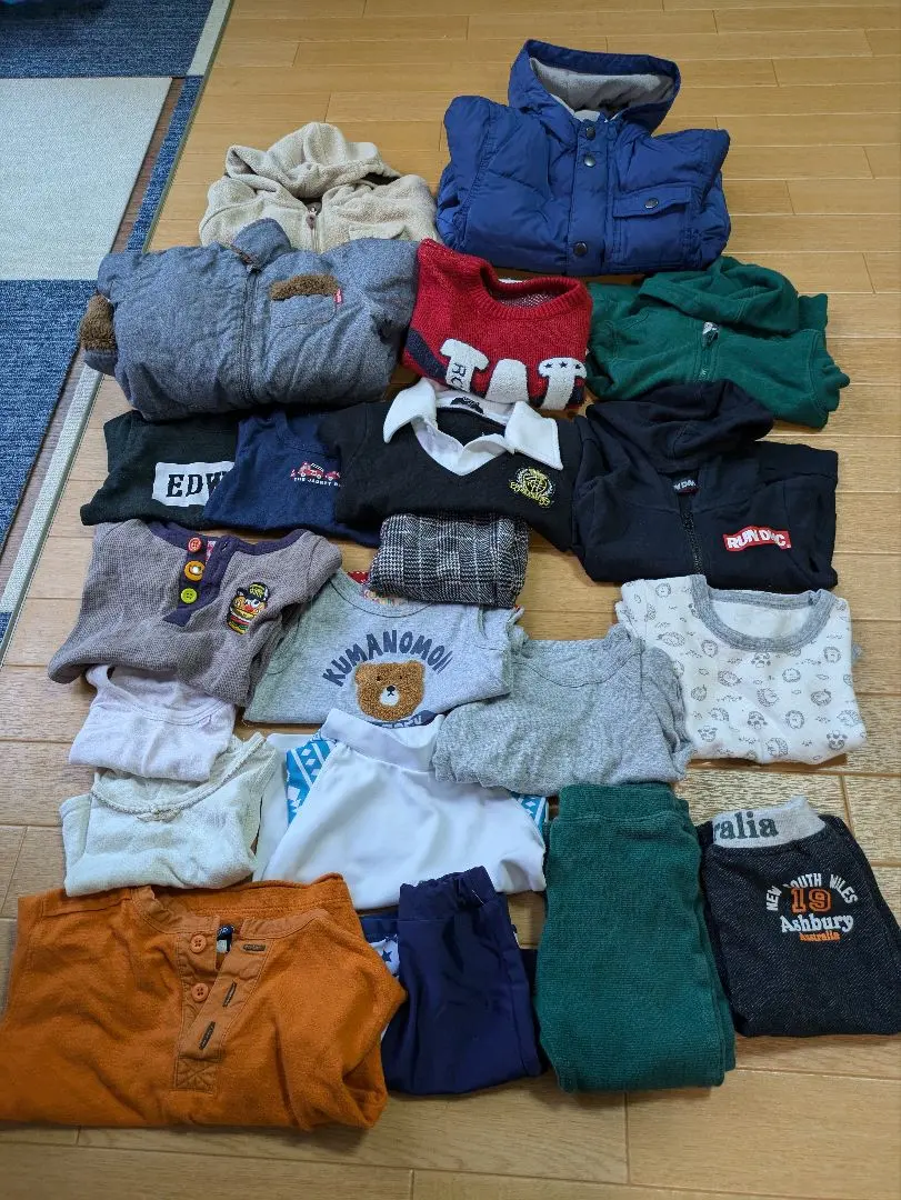 Thumbnail of Children's clothing set, 90cm size, bulk sale, 21 items