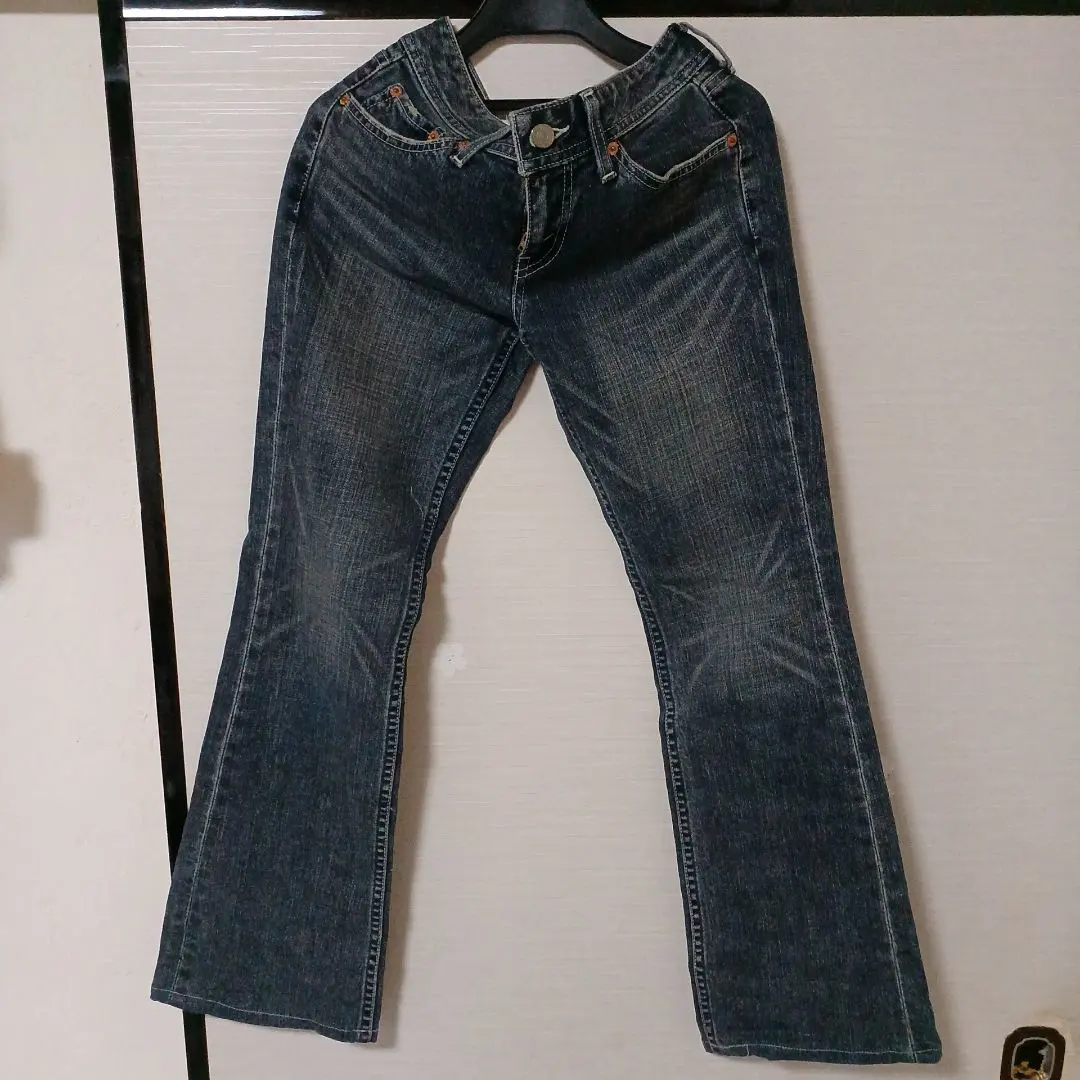 Thumbnail of LEVI STRAUSS & CO. Stylish Body Jeans, Size 28