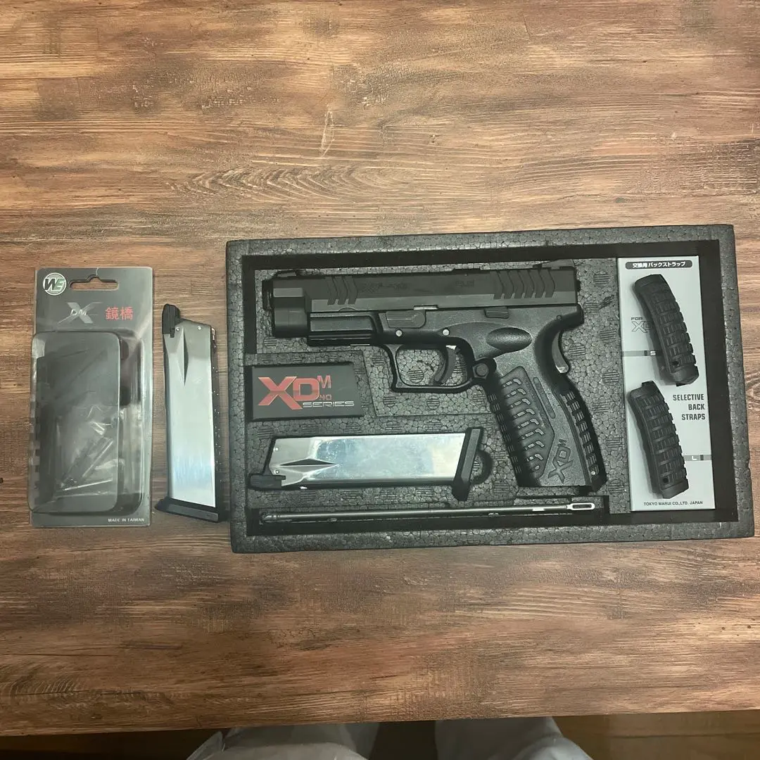 東京マルイ XDM.40＋予備マガジン＋WE製マウント 東京マルイ XDM.40＋予備マガジン＋WE製マウント