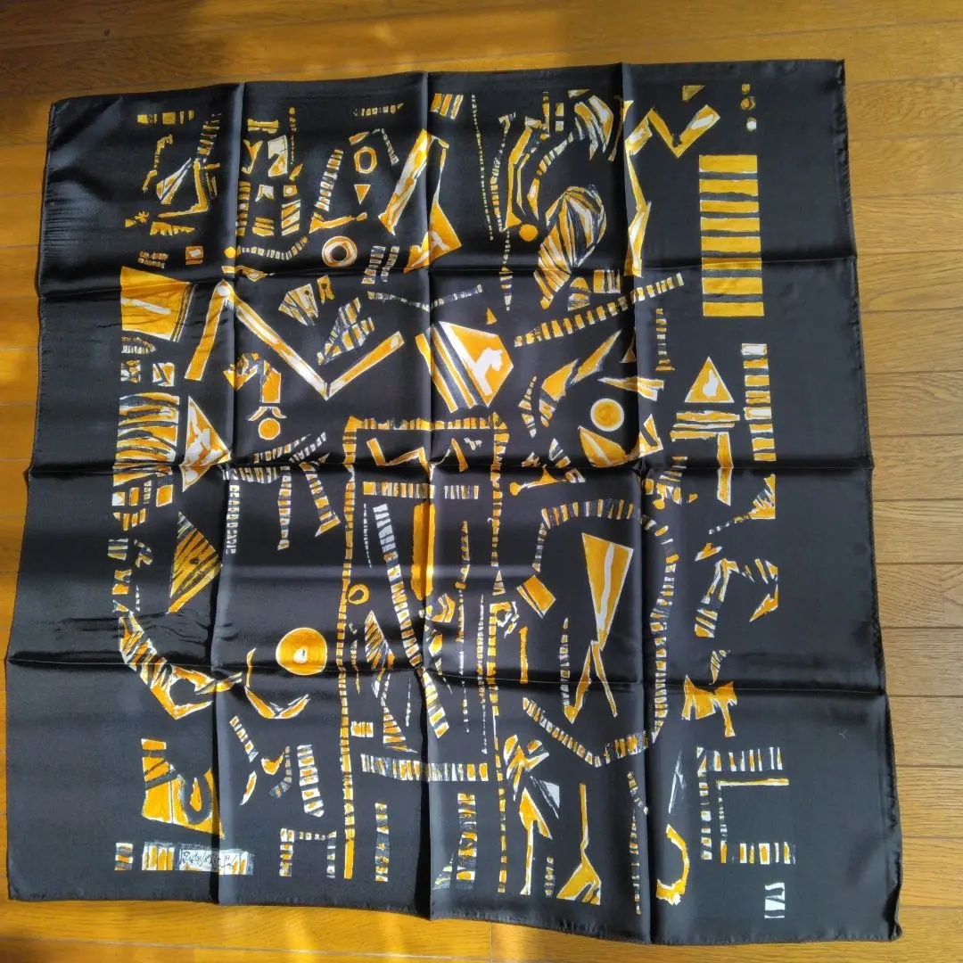 新品未使用 猪熊弦一郎 ミュージアムグッズ シルクスカーフ
