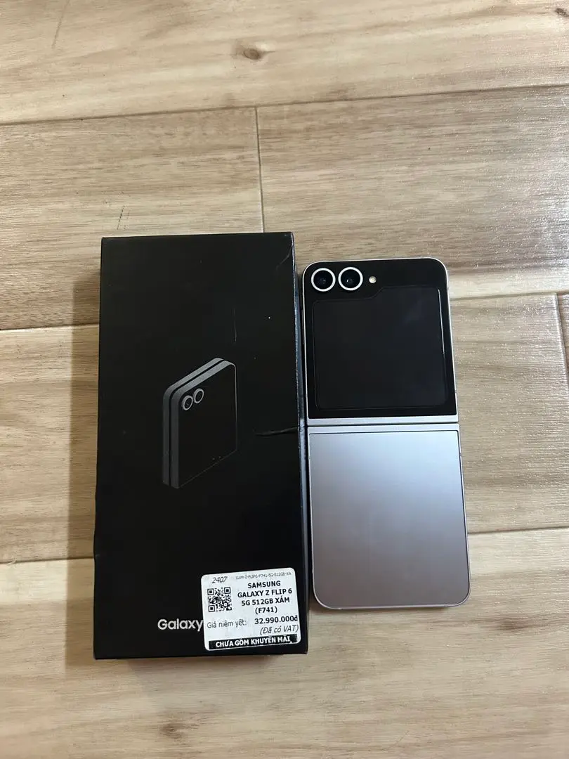 Galaxy Z Flip6 512GB – 状態ほぼ新品！+ 3つのケース付き Amazon.com: SAMSUNG Galaxy Z Flip 6 5G, US Version, 512GB