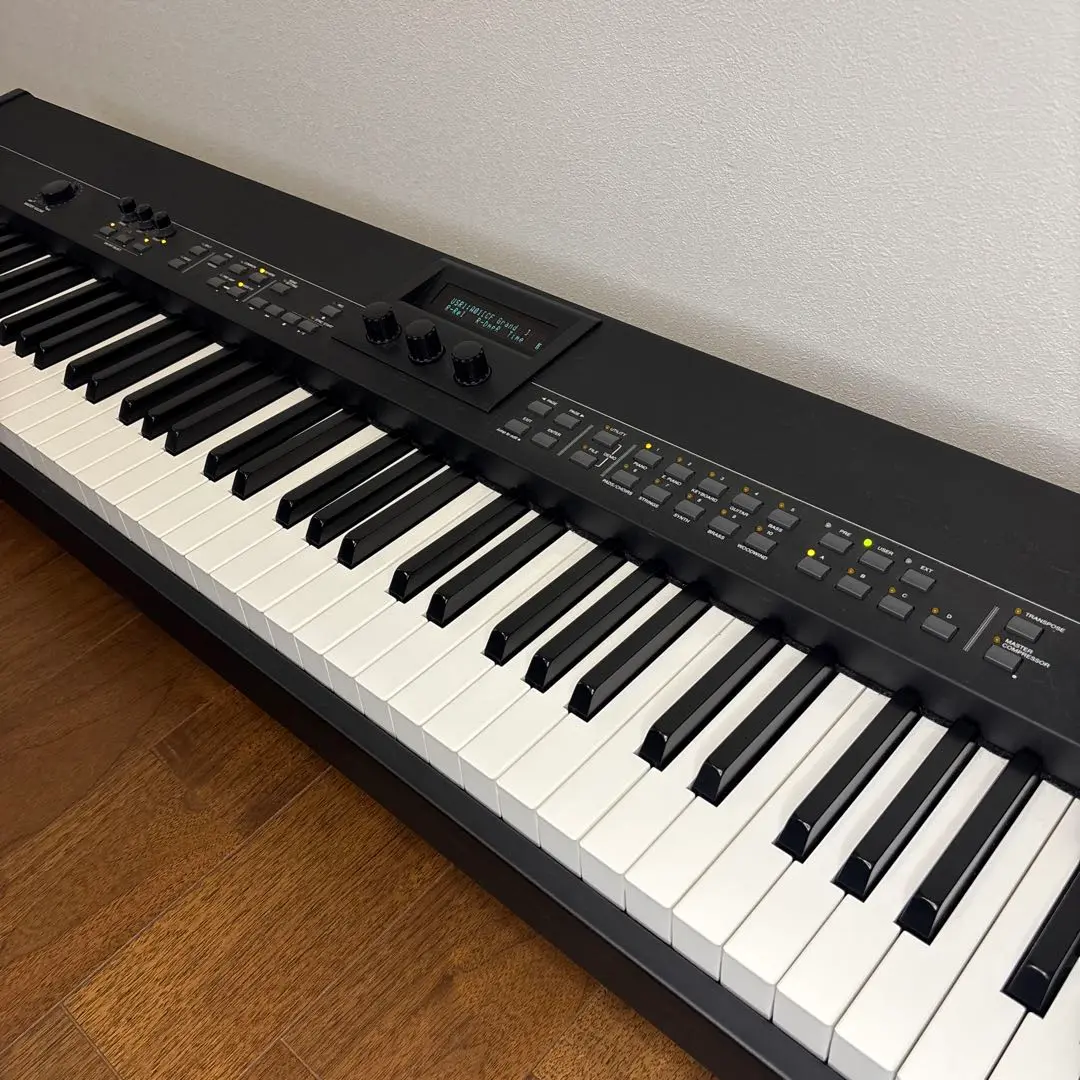 Yamaha CP50 88鍵 ステージピアノ。譜面台、ペダル、アダプタ、ケース Yamaha CP50 88鍵 ステージピアノ。譜面台、ペダル、アダプタ