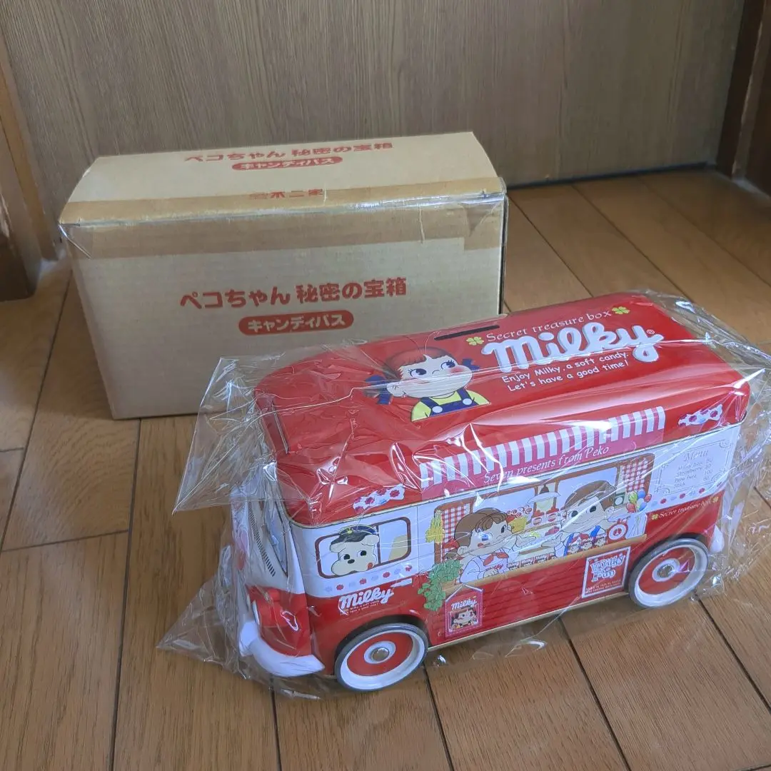 不二家ペコちゃん ミルキー秘密の宝箱「ロンドンバス型宝箱」＋ふろしき雑貨等 ペコちゃん ロンドンバス 秘密の宝箱 ミルキー 不二家 - メルカリ