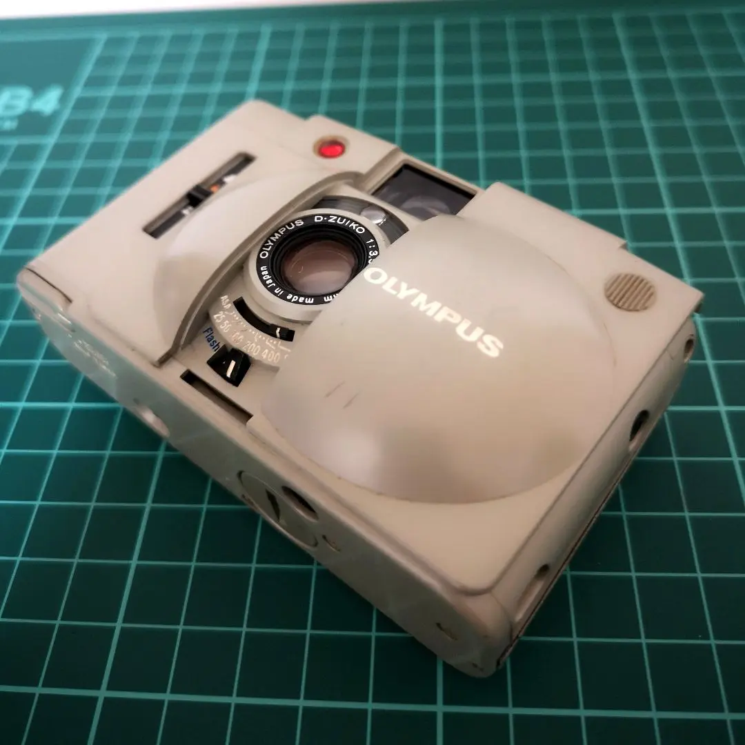 オリンパス ＸＡ２ ＋ Ａ１１ アーバンホワイト 完動品 XA2 アーバンホワイト A11 フラッシュ付 E491-2E3 | オリンパス