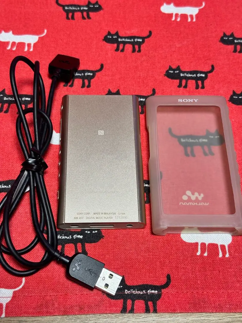 美品/ SONYウォークマン NW-A55 ( ペールゴールド) 収納ポーチ付き Amazon.co.jp: ソニー ウォークマン Aシリーズ 16GB NW-A55