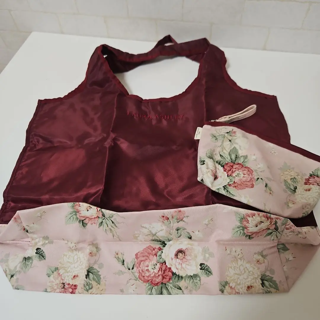 同梱になりました　新品未使用　ローラアシュレイ　マイバッグ　エコバッグ　S ローラ アシュレイ LAURA ASHLEY パッカブル マイバッグ