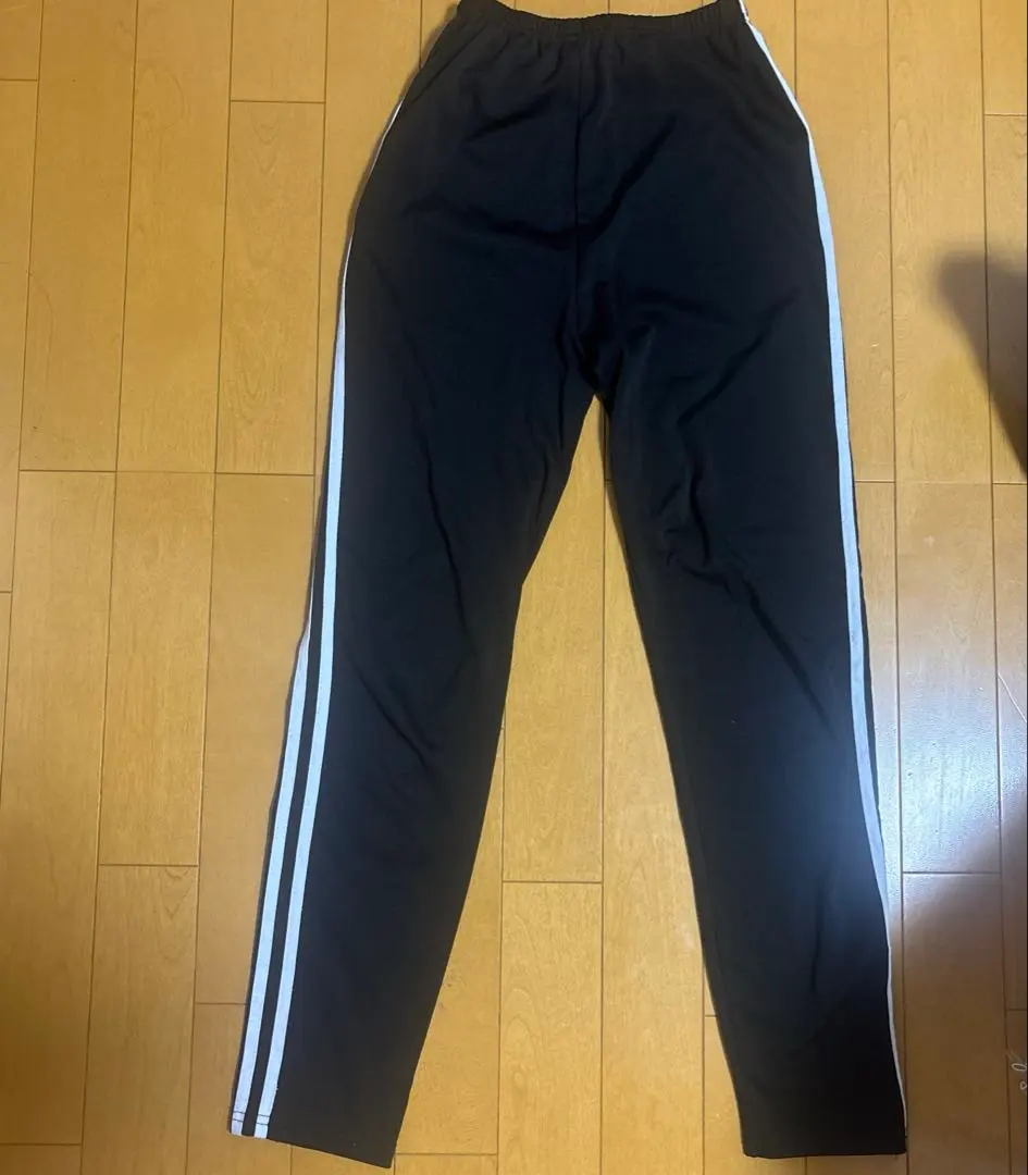 Thumbnail of line pants
