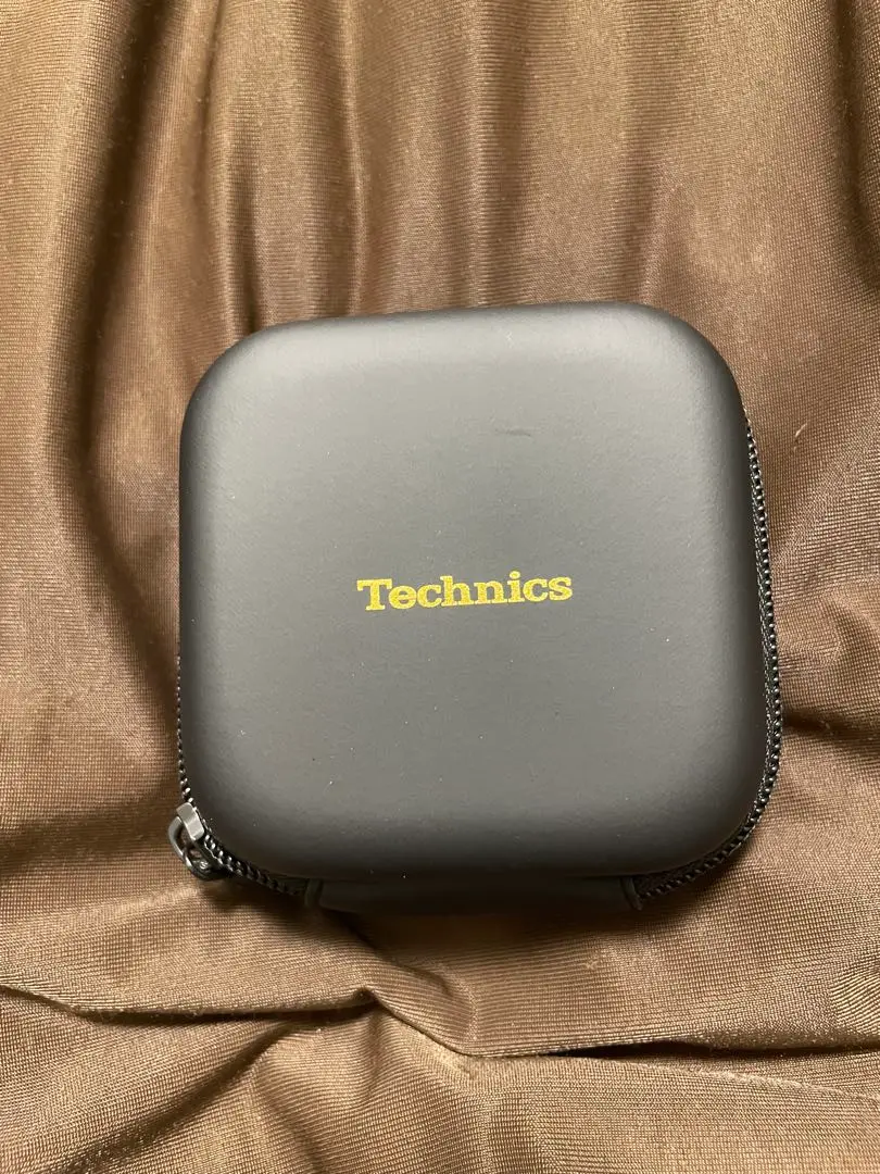 Technics EAH-AZ100 シルバー【非売品ガジェットポーチ付】 テクニクス、新TWS「EAH-AZ100」購入でオリジナルガジェット