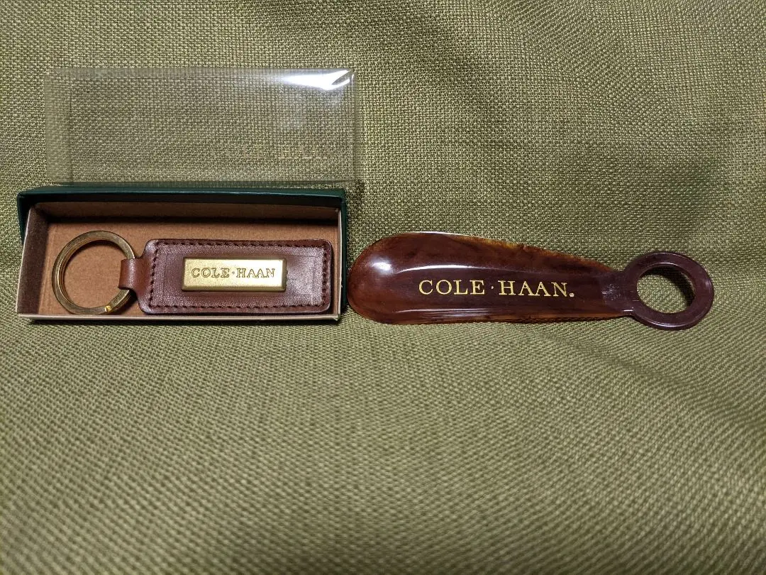 日本未発売　コールハーン COLE HAAN 本革 靴べら 新品 COLE HAAN シューホーン 靴べら キーホルダー｜Yahoo