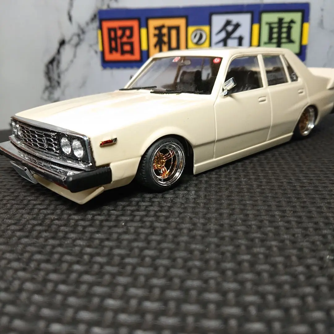 Amazon | 1/24 プラモデル完成品 スカイライン GT-R R32