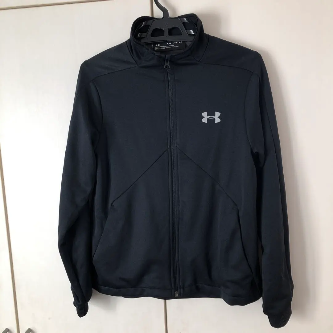 Thumbnail of Under Armour jersey top