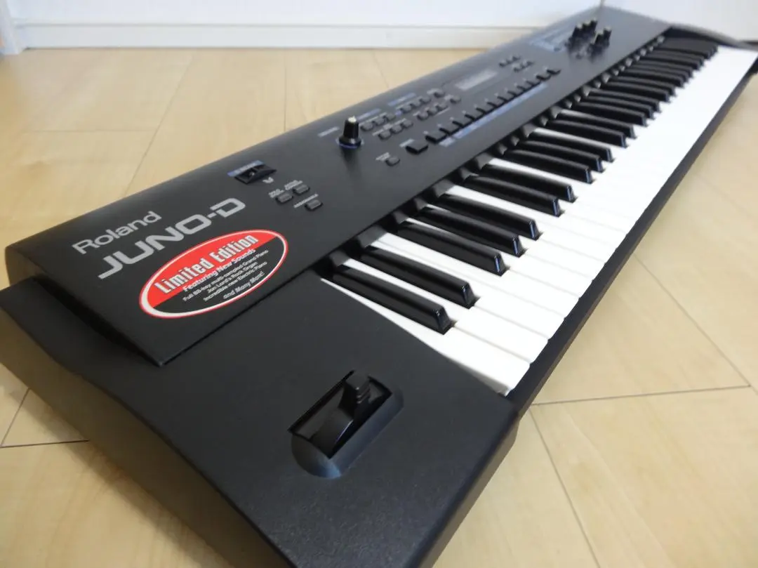 Roland JUNO-D LimitedEdition ローランド ケース付 Roland JUNO-D リミテッドエディション 専用ケース付き
