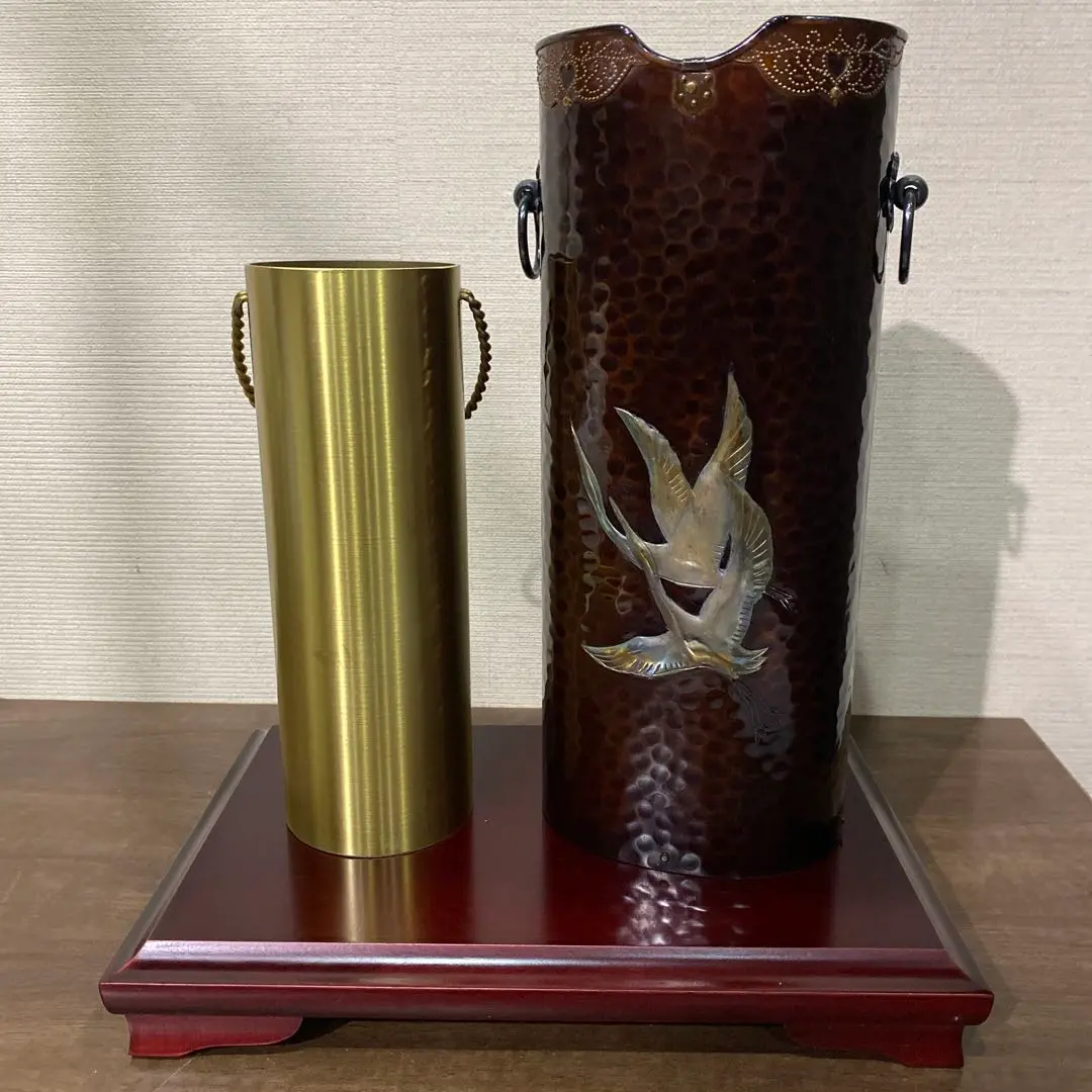 夏目作　双鯉入　銅蟲花瓶　在名　勝山 夏目形双鯉入 銅蟲花瓶 広陵 久芳堂 在銘 勝山作 花器 花瓶 壺