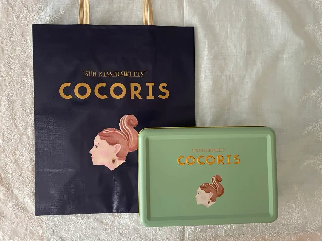 【お得な2缶セット】COCORIS プレミアムサンドクッキーピスタチオ8枚入り 入荷の度に即完売！あの大人気クッキーが装い新たに再登場