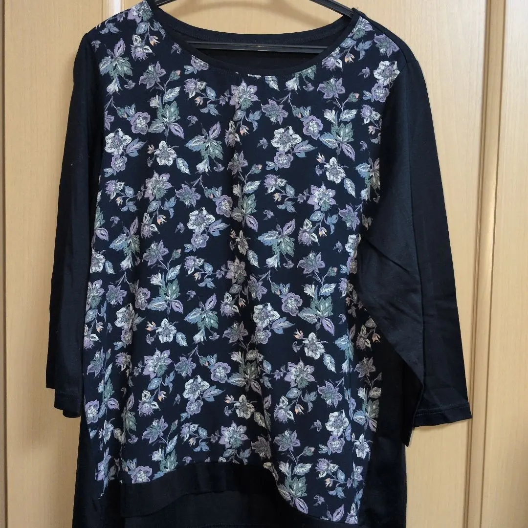 Thumbnail of New, Unused BONCELIÉ Floral 3/4 Sleeve Cut and Sewn Top M