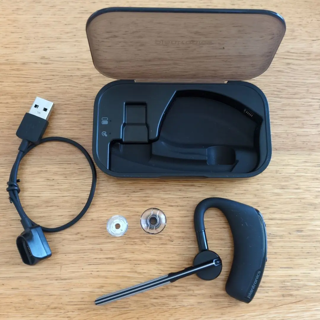 〓プラントロニクス VOYAGER LEGEND＆充電ケース付き〓 Amazon | Plantronics Voyager Legend用充電器ケース ポータブル