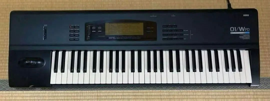 KORG コルグ　シンセサイザー　01/W FD　※美品ですけどFDドライブ不良 KORG コルグ シンセサイザー 01/W FD ※美品ですけどFDドライブ不良