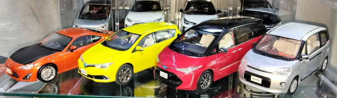 【最終値下げ】カラーサンプルミニカーポルテ 8色まとめ売り 2025年最新】ポルテ カラーサンプルの人気アイテム - メルカリ