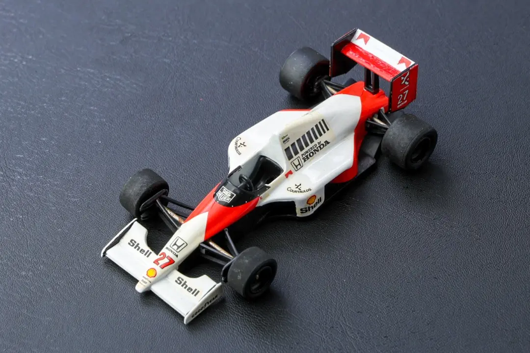 タメオ TAMEO KITS 1/43 TMK117 マクラーレン MP4/5B Tameo Kits TMK137: Car scale model kit 1/43 scale - McLaren