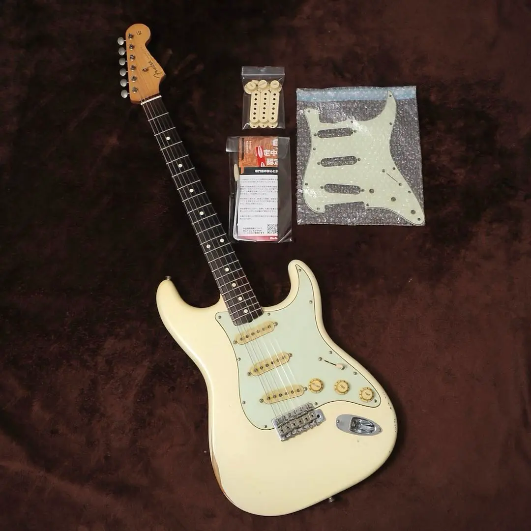 まー坊 Fender Road Worn 60s Strato SSS Fender Limited Edition Road Worn 60s Stratocaster Rosewood