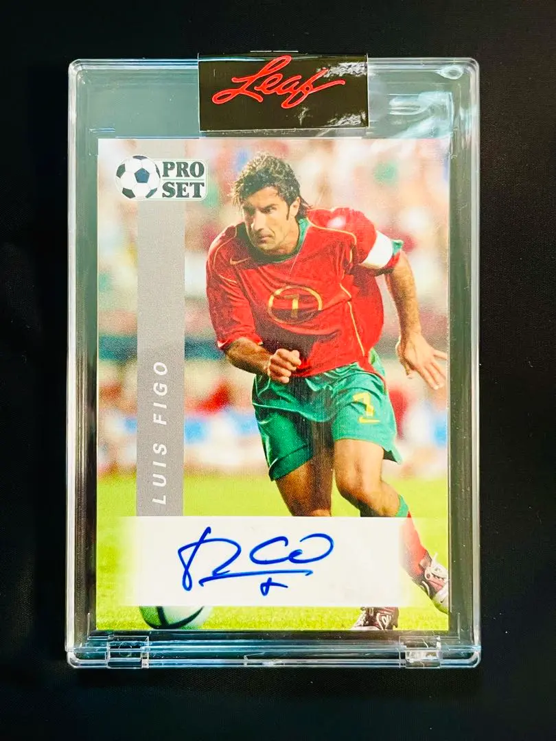 ルイス・フィーゴ直筆サイン入りユニホーム(証明書、写真あり) ルイス・フィーゴ直筆サイン入りユニホーム(証明書、写真あり)