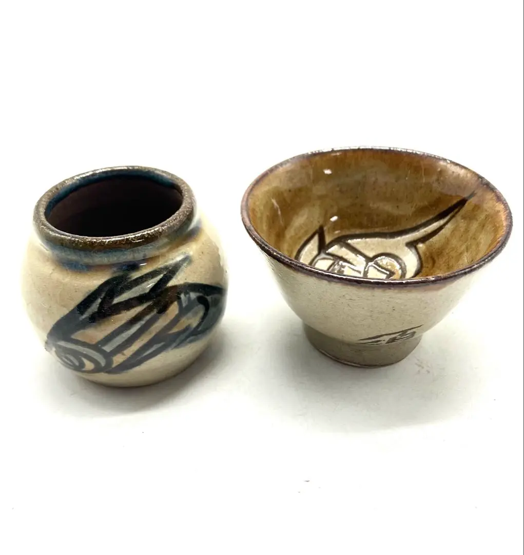値下げ不可　壺屋焼【故】宮城須美子作　抱瓶　やちむん　ヤチムン 最終値下げ】壺屋焼宮城須美子さんの抱瓶魚紋・抱瓶（4個セット