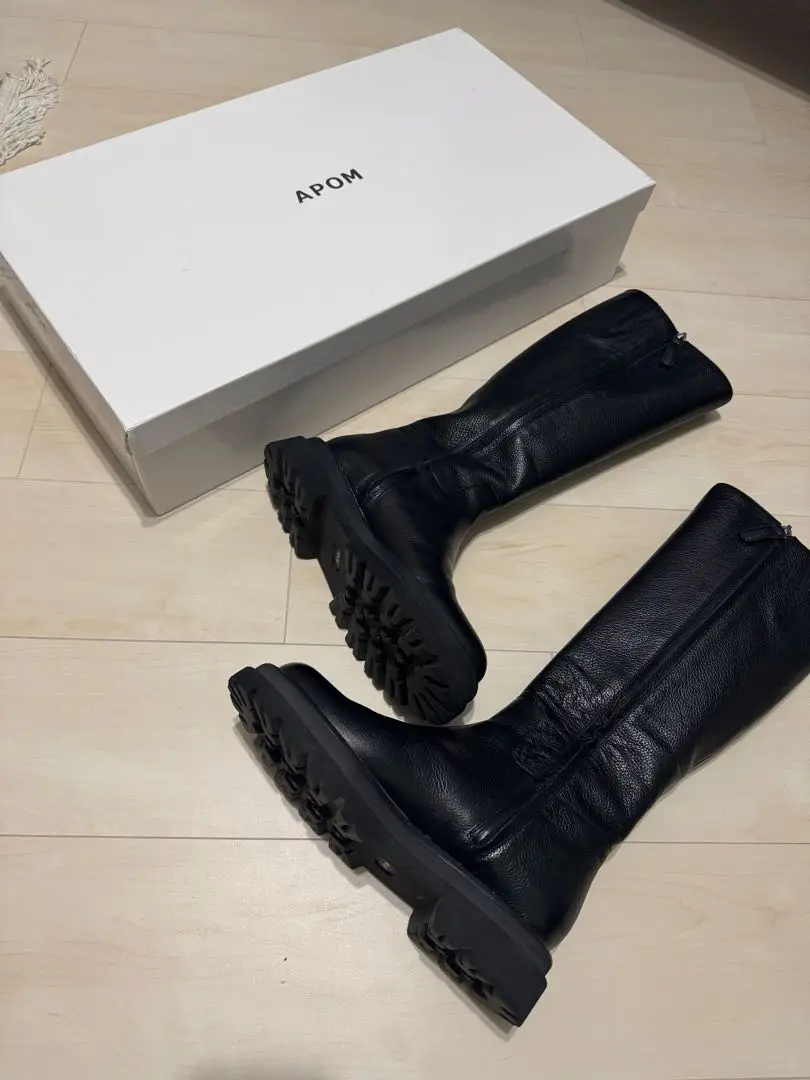 最終値下げ！APOM 本革 インヒールストレートロングブーツ fit=scale-down,w=1200