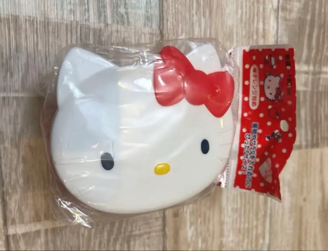 Thumbnail of New, unopened Hello Kitty Sanrio lunch box. Heisei retro design. Microwave safe. 2006.