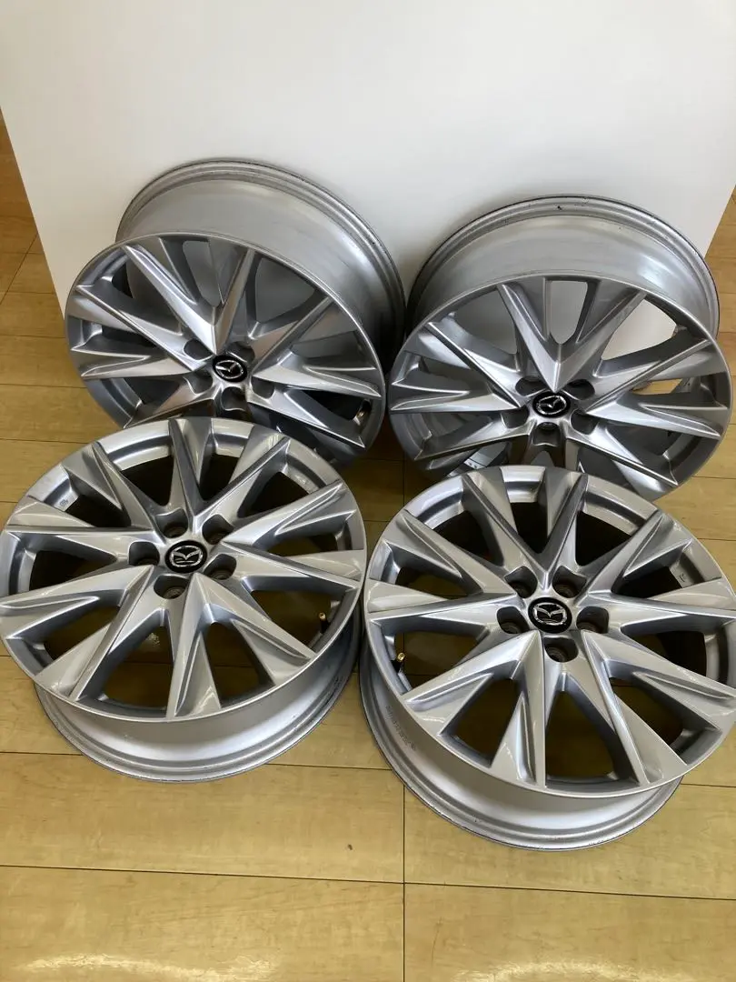 ま*こ様 ほぼ新車未使用 エアバルブ新品 マツダ純正ホイール CX-8 19イン CX-8の純正ホイール・CX-5・19インチ・ヤフオク出品・MAZDA