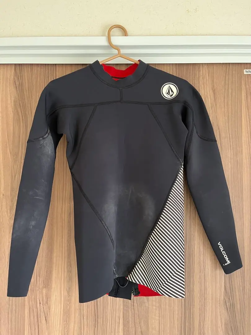 サーフィンタッパー　(ベスト)ボルコム VOLCOM 中古品 fleaboardshop_23vsp33ma9612300