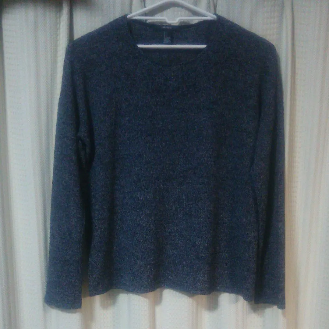 Thumbnail of FOREVER 21 Thin Knit, Size L, Fast Fashion, Simple Clothing